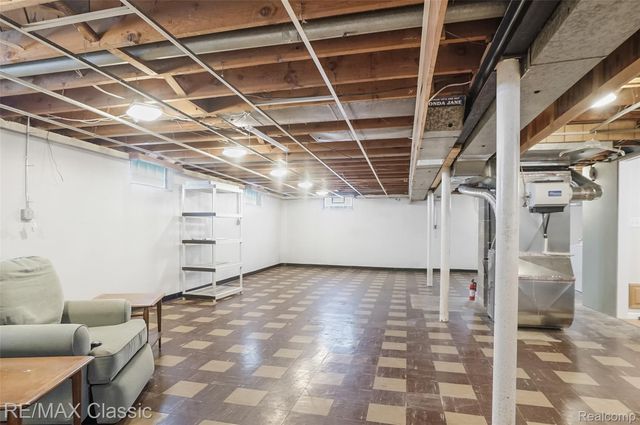 7218 Sterling, Center Line, MI 48015