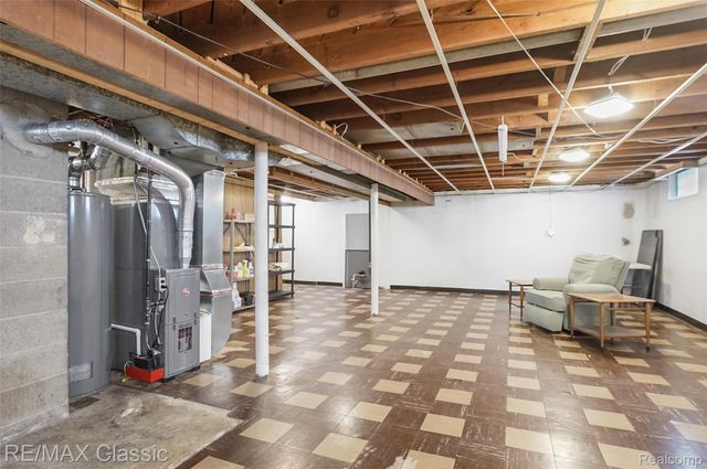7218 Sterling, Center Line, MI 48015
