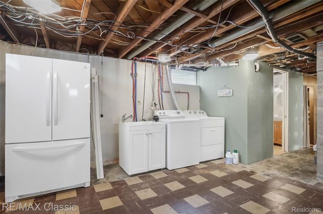 7218 Sterling, Center Line, MI 48015