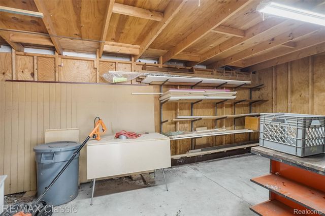 7218 Sterling, Center Line, MI 48015