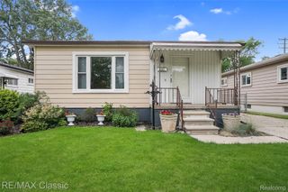 7218 Sterling, Center Line, MI 48015
