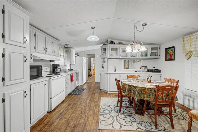 313 Rowe St, Rockport, TX 78382