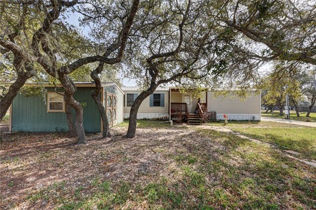 313 Rowe St, Rockport, TX 78382