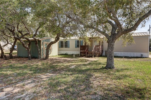 313 Rowe St, Rockport, TX 78382