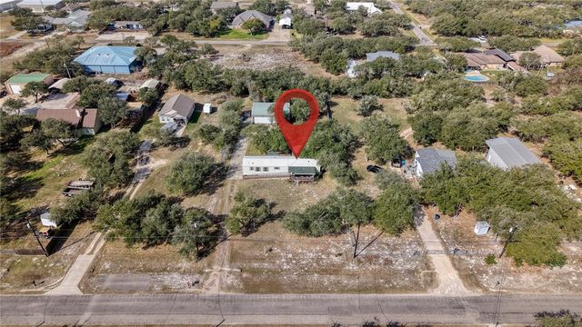 313 Rowe St, Rockport, TX 78382