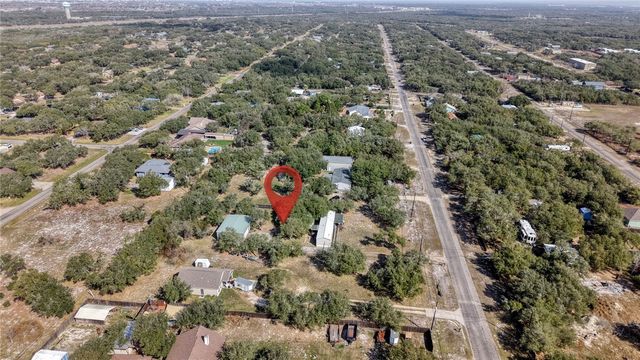 313 Rowe St, Rockport, TX 78382