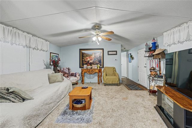 313 Rowe St, Rockport, TX 78382