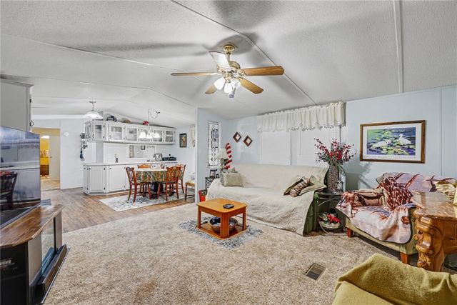 313 Rowe St, Rockport, TX 78382