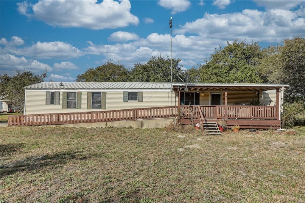 313 Rowe St, Rockport, TX 78382