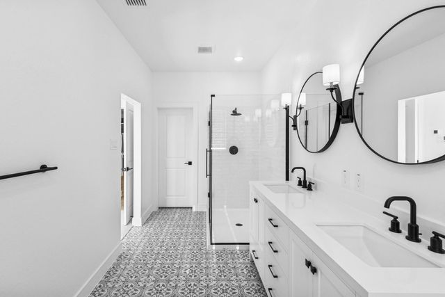 400 Cane Crossing Lake Drive, Sealy, TX 77474