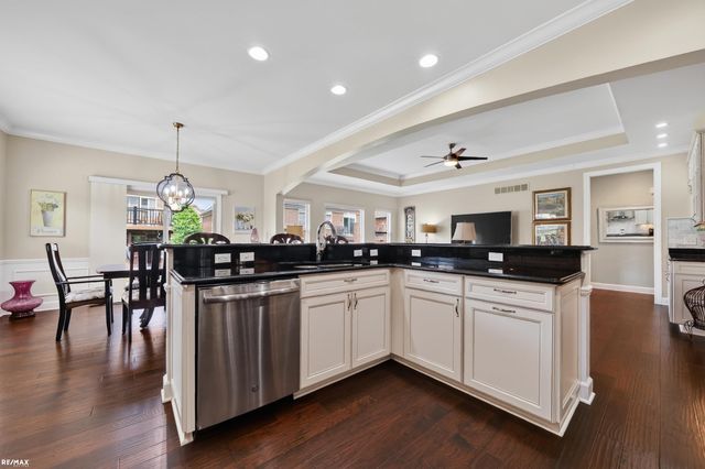58773 Valley View Dr Drive, Washington Twp, MI 48094