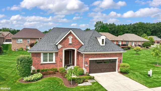 58773 Valley View Dr Drive, Washington Twp, MI 48094