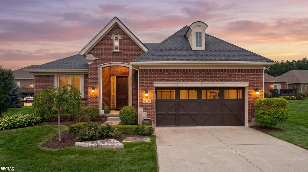 58773 Valley View Dr Drive, Washington Twp, MI 48094