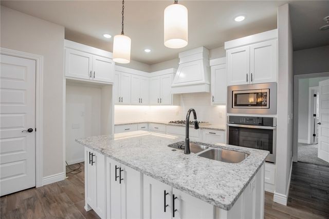 337 Ryder Street, Gentry, AR 72734