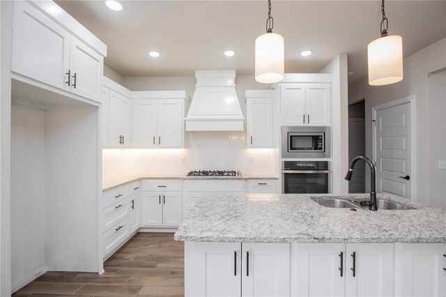 337 Ryder Street, Gentry, AR 72734