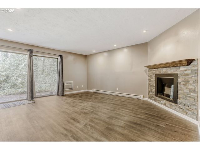 6745 Sw SCHOLLS FERRY Rd 37, Beaverton, OR 97008