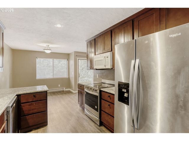 6745 Sw SCHOLLS FERRY Rd 37, Beaverton, OR 97008