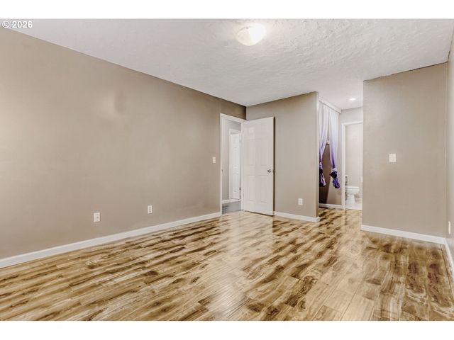 6745 Sw SCHOLLS FERRY Rd 37, Beaverton, OR 97008