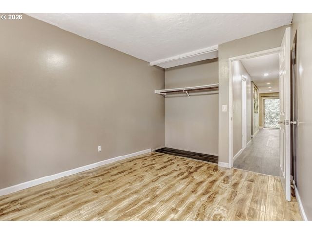 6745 Sw SCHOLLS FERRY Rd 37, Beaverton, OR 97008