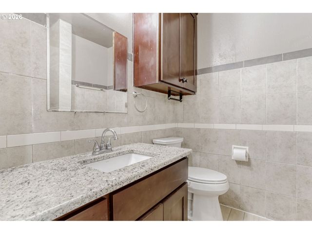 6745 Sw SCHOLLS FERRY Rd 37, Beaverton, OR 97008