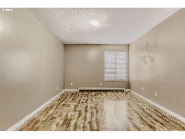 6745 Sw SCHOLLS FERRY Rd 37, Beaverton, OR 97008