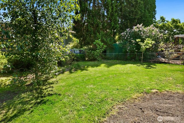 9032 15th Avenue SW, Seattle, WA 98106