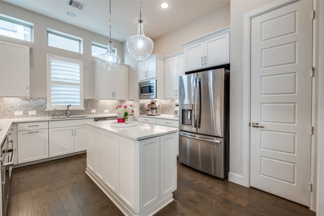 5917 Evening Star Place, Dallas, TX 75235