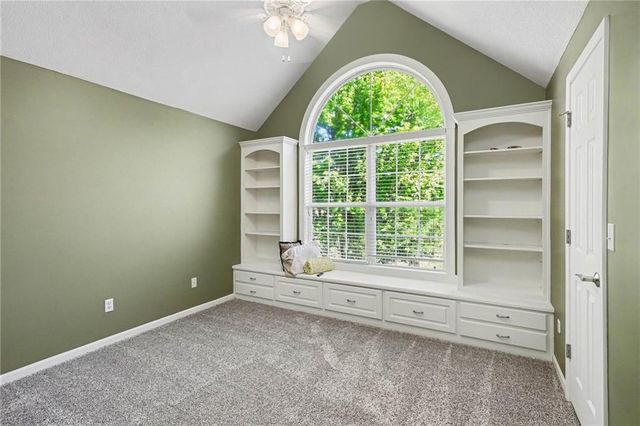 2107 NE Colonnade Avenue, Blue Springs, MO 64014