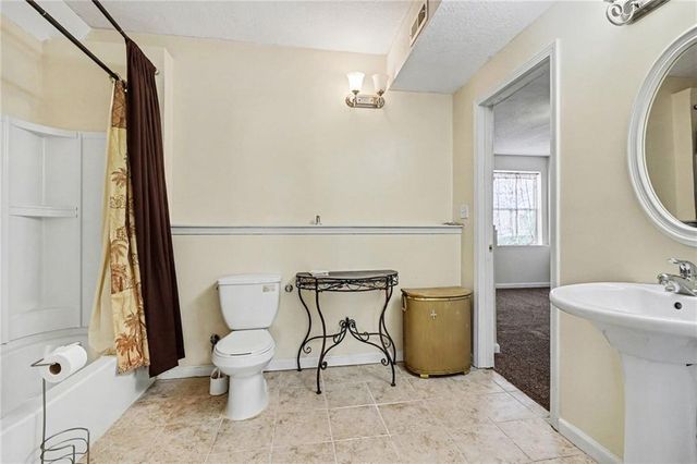 2107 NE Colonnade Avenue, Blue Springs, MO 64014