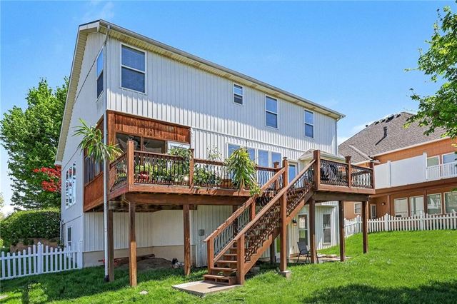 2107 NE Colonnade Avenue, Blue Springs, MO 64014