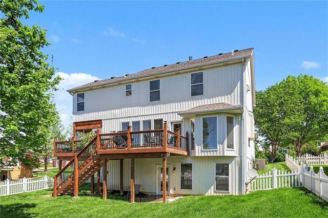 2107 NE Colonnade Avenue, Blue Springs, MO 64014