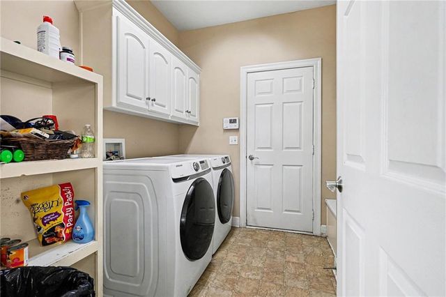 2107 NE Colonnade Avenue, Blue Springs, MO 64014