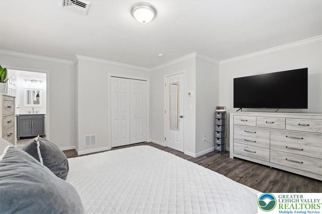 1572 Gardner Road, Stroudsburg, PA 18360