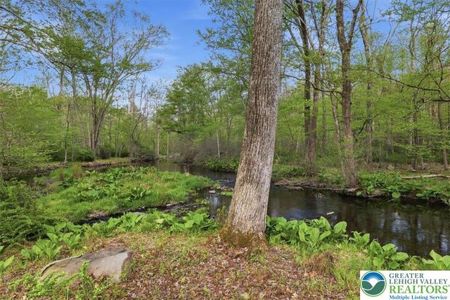 1572 Gardner Road, Stroudsburg, PA 18360