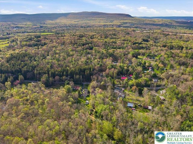 1572 Gardner Road, Stroudsburg, PA 18360