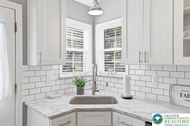 1572 Gardner Road, Stroudsburg, PA 18360
