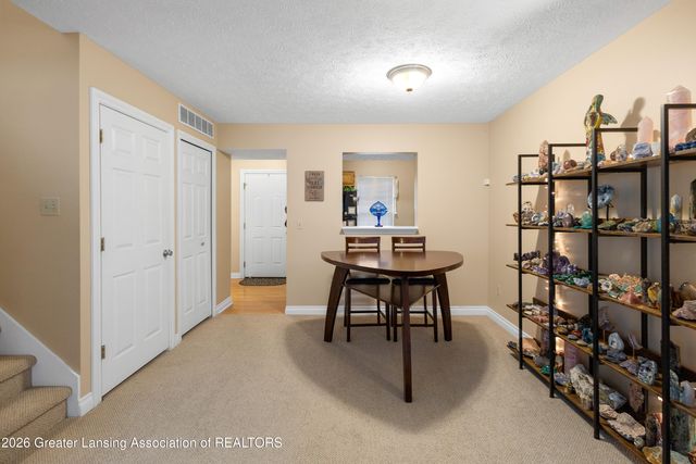 1921 Red Bud Lane, Lansing, MI 48917