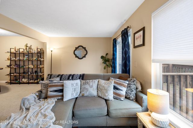 1921 Red Bud Lane, Lansing, MI 48917