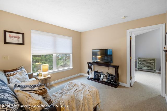 1921 Red Bud Lane, Lansing, MI 48917
