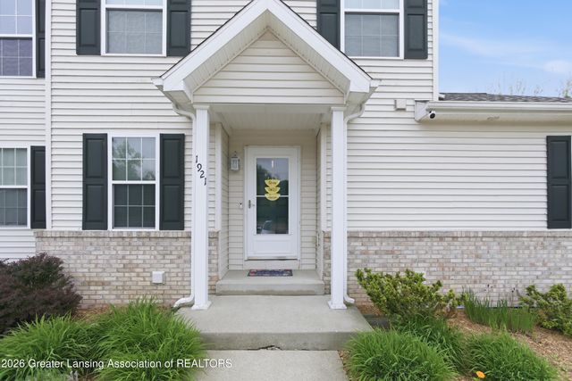 1921 Red Bud Lane, Lansing, MI 48917
