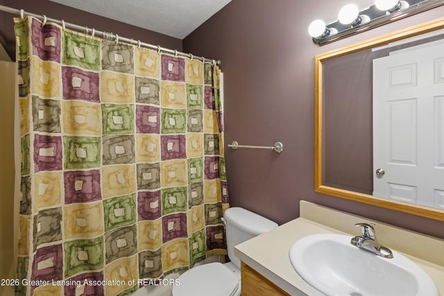 1921 Red Bud Lane, Lansing, MI 48917