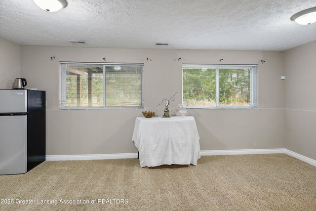 1921 Red Bud Lane, Lansing, MI 48917
