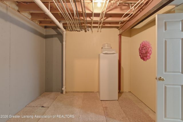 1921 Red Bud Lane, Lansing, MI 48917