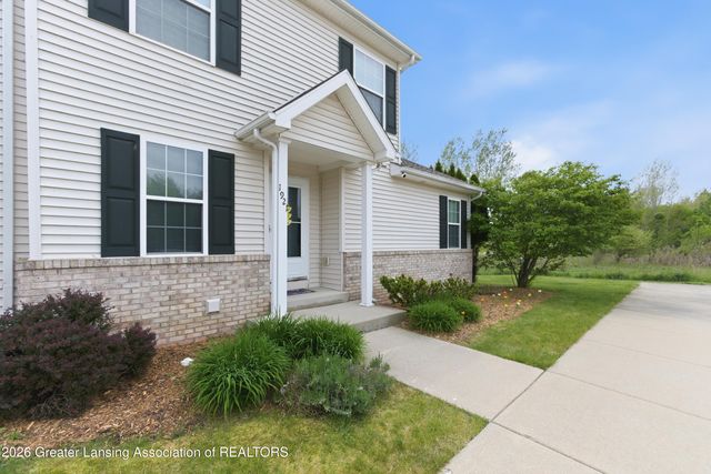 1921 Red Bud Lane, Lansing, MI 48917