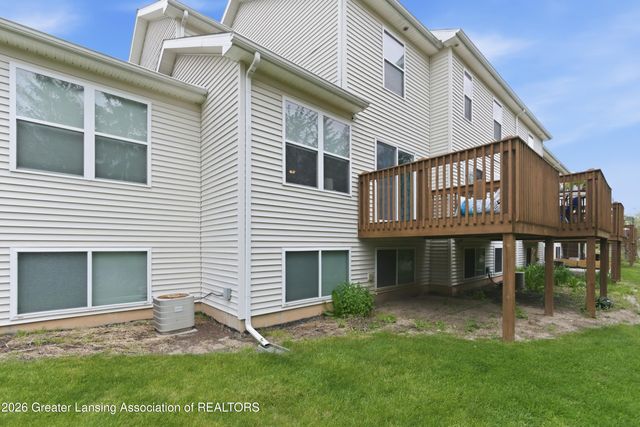 1921 Red Bud Lane, Lansing, MI 48917