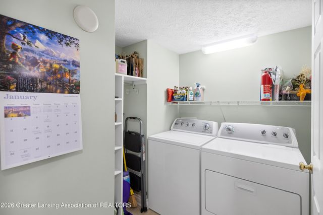 1921 Red Bud Lane, Lansing, MI 48917