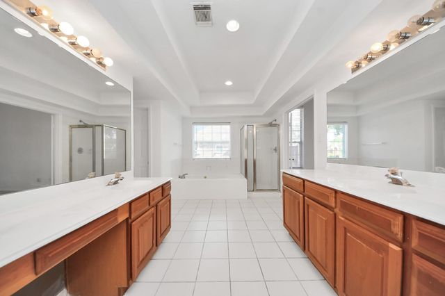 1608 Keystone Drive, Friendswood, TX 77546