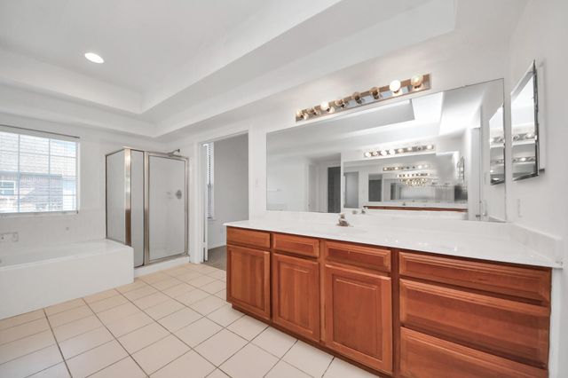 1608 Keystone Drive, Friendswood, TX 77546