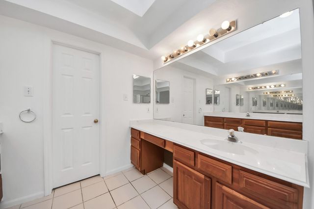 1608 Keystone Drive, Friendswood, TX 77546