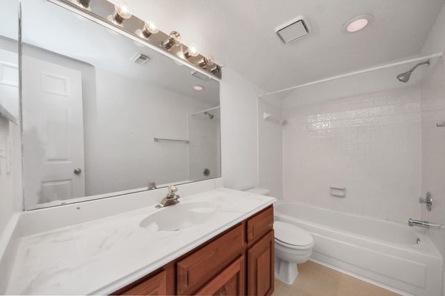 1608 Keystone Drive, Friendswood, TX 77546